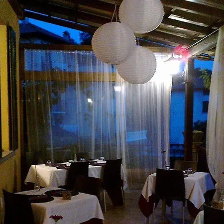 La Di Sauniere Inn